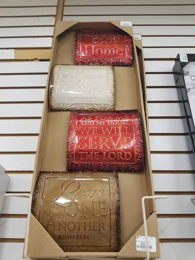 Clothing Store «Burlington Coat Factory», reviews and photos, 441 Western Ave, South Portland, ME 04106, USA