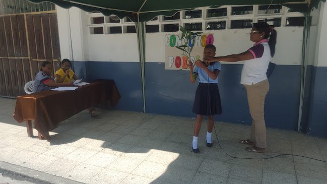 Escuela Pública Guayaquil - Esmeraldas