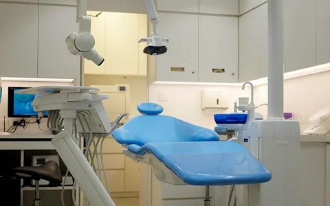 朗橋牙科診所 (大角咀) Longitude Dental Clinic (Tai Kok Tsui) image