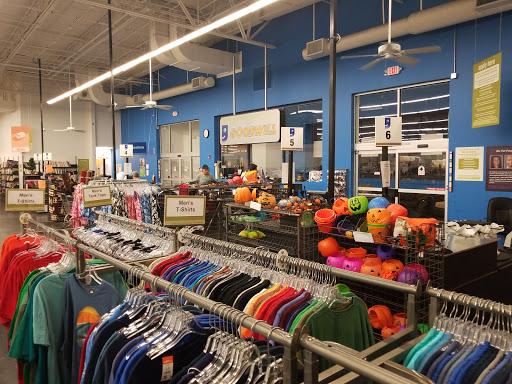 Thrift Store «Lindsay & Warner Goodwill Retail Store & Donation Center», reviews and photos, 874 E Warner Rd, Gilbert, AZ 85296, USA