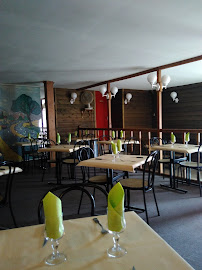 Atmosphère du Restaurant italien L'Oscario à Saint-Rémy-sur-Avre - n°5