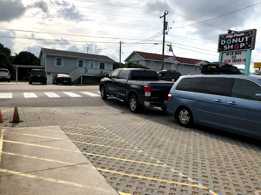 Donut Shop «Flip Flops Donut Shop», reviews and photos, 129 Bogue Inlet Dr, Emerald Isle, NC 28594, USA