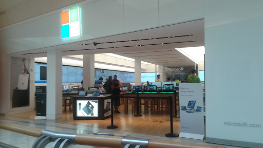 Computer Store «Microsoft Store - International Plaza», reviews and photos, 2223 N Westshore Blvd, Tampa, FL 33607, USA
