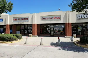 Smoothie King image