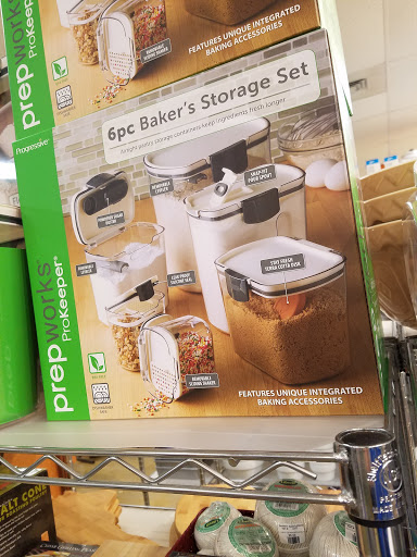 Shopping Mall «Thruway Shopping Center», reviews and photos, 300 S Stratford Rd, Winston-Salem, NC 27103, USA