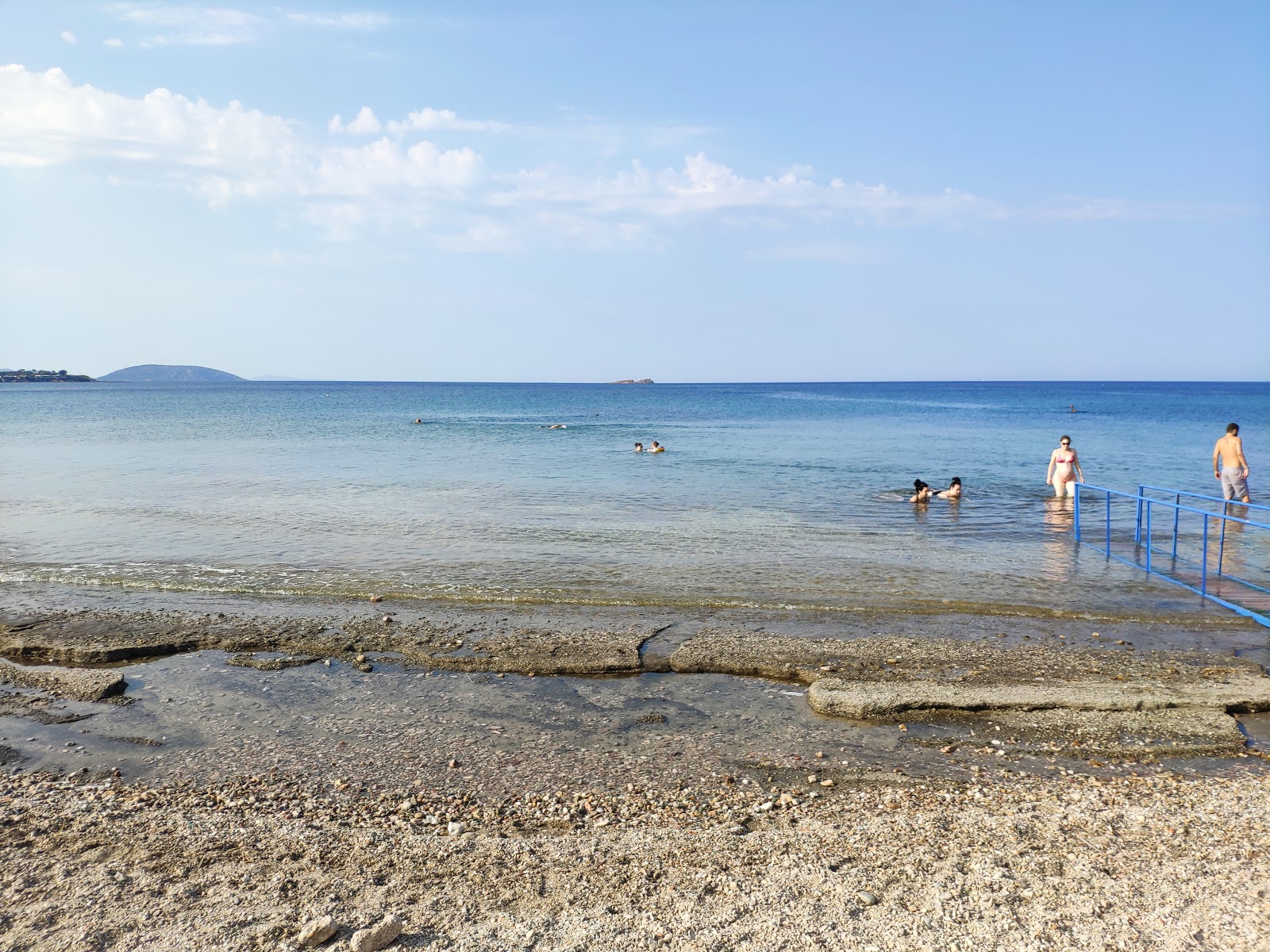 Valokuva Paralia Agios Nikolaosista. mukavuudet alueella