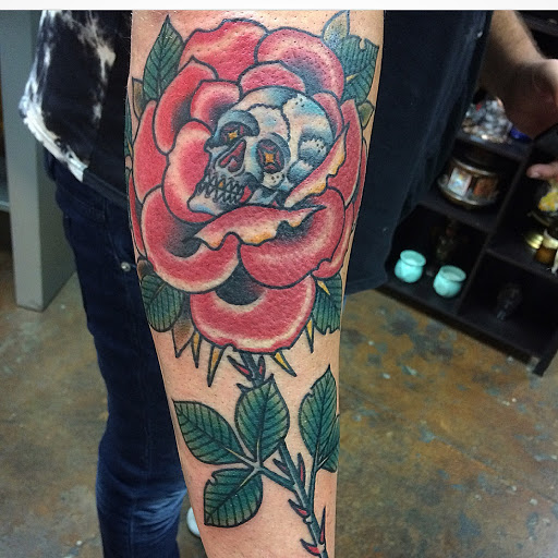 Tattoo Shop «The Tattoo Room», reviews and photos, 2315 Kuehner Dr #111, Simi Valley, CA 93063, USA
