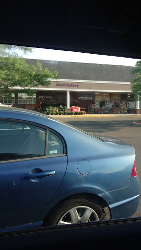 Supermarket «Super Stop & Shop», reviews and photos, 855 Bridgeport Ave, Milford, CT 06460, USA