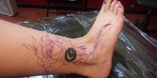 Tattoo Shop «Liongodz Tattoo Studio», reviews and photos, 401 N Santa Fe Ave, Pueblo, CO 81003, USA