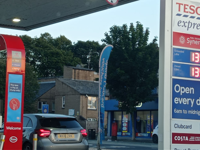 Reviews of ESSO TESCO PENDLEBURY EXPRESS in Manchester - Gas station