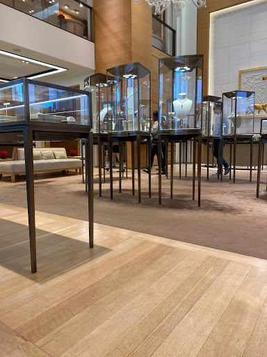 Jewelry Store «Cartier», reviews and photos, 370 N Rodeo Dr, Beverly Hills, CA 90210, USA
