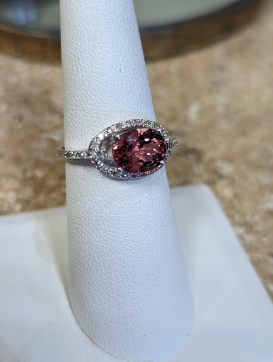 Jeweler «Yarnal Jewelers», reviews and photos, 4029 E Castro Valley Blvd, Castro Valley, CA 94552, USA