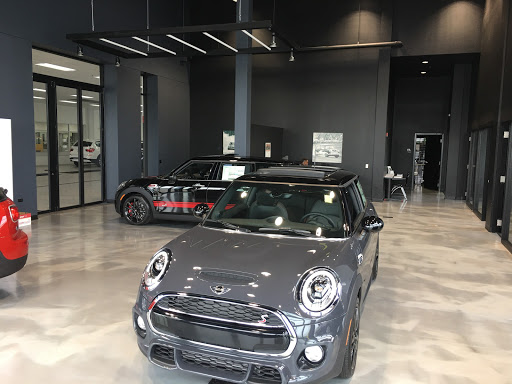 Car Dealer «MINI of Orland Park», reviews and photos, 11030 W 159th St, Orland Park, IL 60467, USA