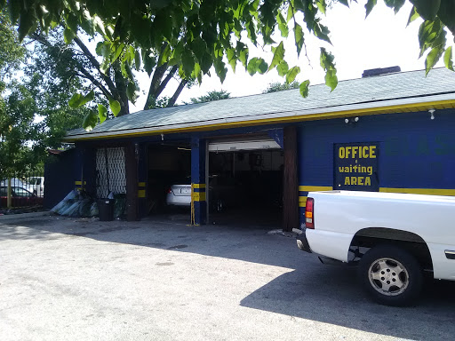 Auto Glass Shop «Halsted Auto Glass», reviews and photos, 8159 S Halsted St, Chicago, IL 60620, USA