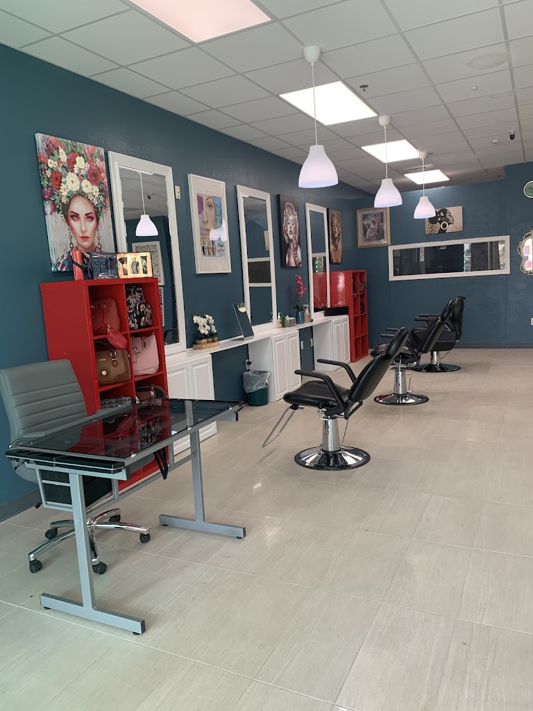 Priti Beauty Salon 93307