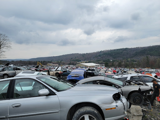 Salvage Yard «EZ Pull & Save Auto Parts», reviews and photos, 2401 Summer Valley Rd, New Ringgold, PA 17960, USA