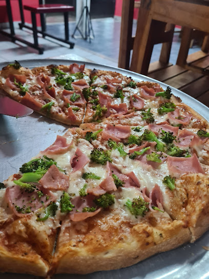 Gallos Pizza - XCMQ+4HQ, Santa Ana, El Salvador