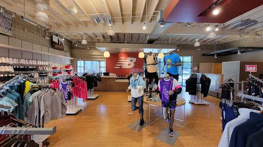 Shoe Store «New Balance», reviews and photos, 270 S Arroyo Pkwy, Pasadena, CA 91105, USA