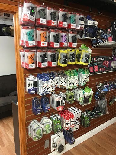 Video Game Store «Play And Talk Retro Video Games Iphone Repair», reviews and photos, 4693 Airport Blvd #130, Mobile, AL 36608, USA