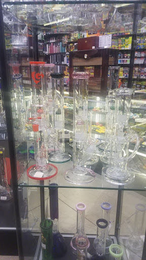 Tobacco Shop «Amsterdam Smoke and Vape Store», reviews and photos, 315 Pine Ave, Long Beach, CA 90802, USA