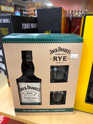Liquor Store «Batesville Liquor Store Inc», reviews and photos, Batesville Shopping Village, Batesville, IN 47006, USA