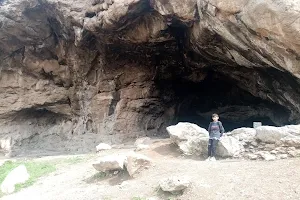 Do Eshkaft cave image