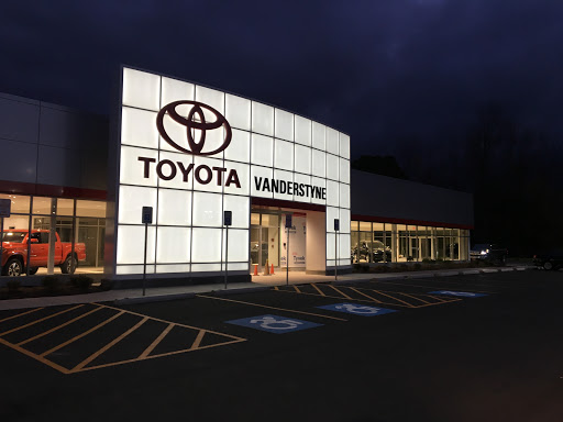Car Dealer «Vanderstyne Toyota», reviews and photos, 4374 W Ridge Rd, Rochester, NY 14626, USA