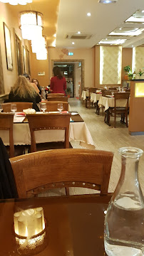 Atmosphère du Restaurant de type buffet Aux Baguettes d'Asie à Soisy-sous-Montmorency - n°16