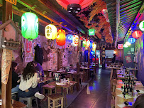 Atmosphère du Restaurant de nouilles (ramen) Subarashi ramen 鬼金棒 à Paris - n°16