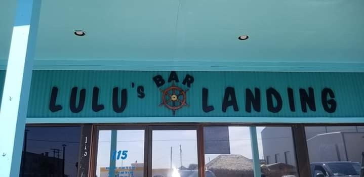 Lulu's Landing Bar 78358