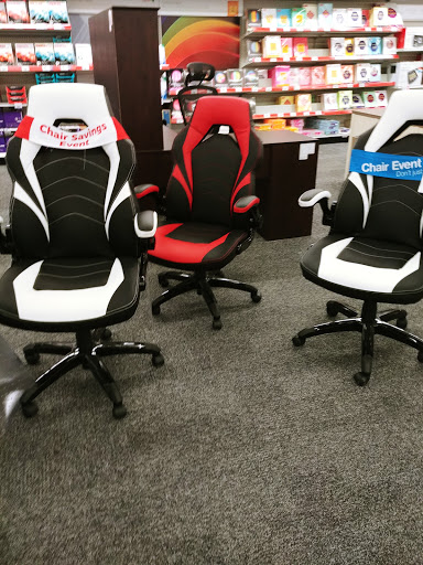 Office Supply Store «Staples», reviews and photos, 125 E Davis Dr, Terre Haute, IN 47802, USA