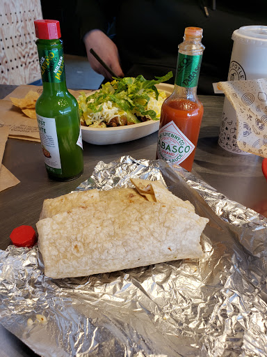 Mexican Restaurant «Chipotle Mexican Grill», reviews and photos, 4137 William Penn Hwy, Monroeville, PA 15146, USA