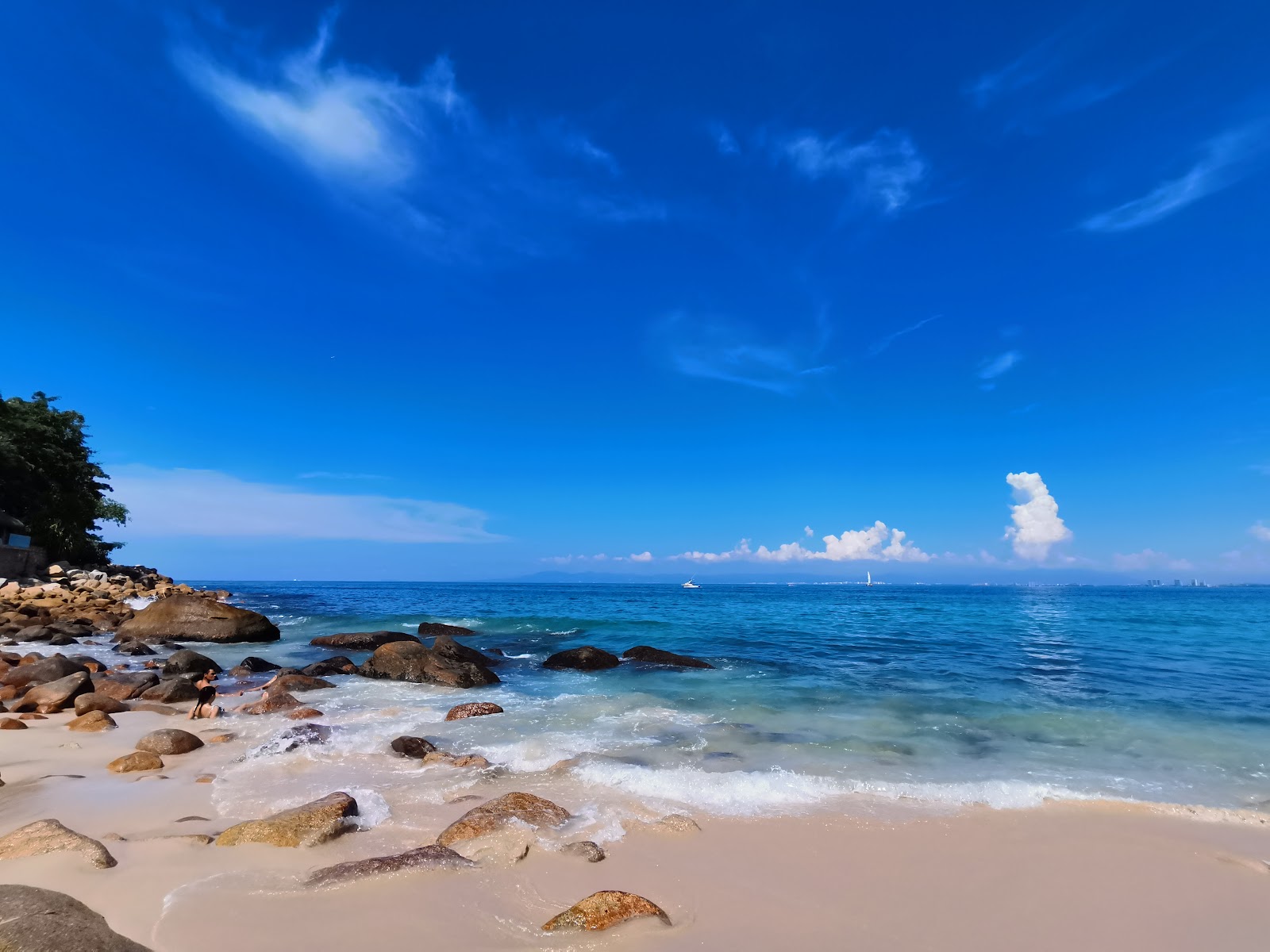 Foto von Paredon beach mit sehr sauber Sauberkeitsgrad