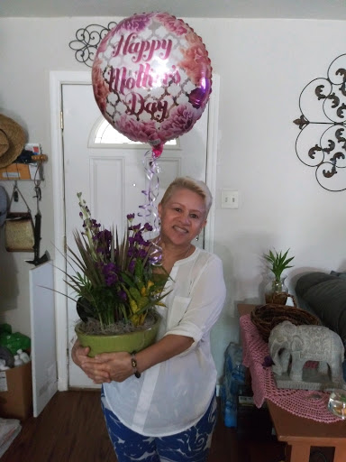 Florist «Petite Flower Shop», reviews and photos, 1501 Harry Wurzbach Rd, San Antonio, TX 78209, USA