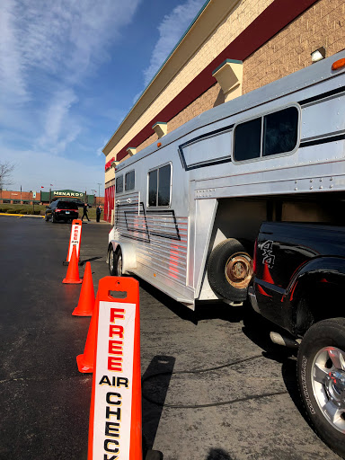 Tire Shop «Discount Tire Store - Homer Glen, IL», reviews and photos, 14011 S Bell Rd, Homer Glen, IL 60491, USA