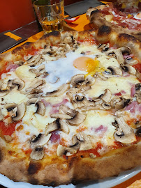 Plats et boissons du Pizzeria Le Chalet à Pizzas à Le Chatelard - n°8