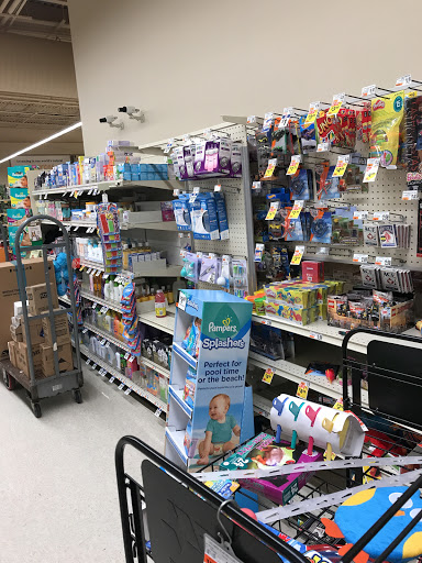 Grocery Store «Giant Food Stores», reviews and photos, 611 Main St, Harleysville, PA 19438, USA