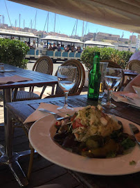 Atmosphère du Restaurant de spécialités à base de poisson-pêcheur Au Doyen à Marseille4:00PM - n°6