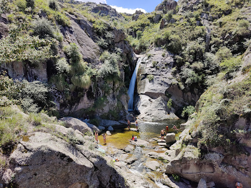 Cascada Escondida