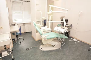 Мастер дент | Стоматологическая клиника Калининград | Ортодон, брекеты, имплантация зубов image