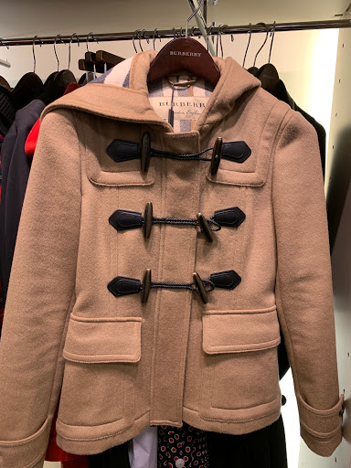 Clothing Store «Burberry Outlet», reviews and photos, 8200 Vineyard Dr, Orlando, FL 32821, USA