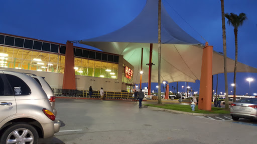 Grocery Store «H-E-B Grocery», reviews and photos, 3111 Woodridge Cove Dr Suite 500, Houston, TX 77087, USA