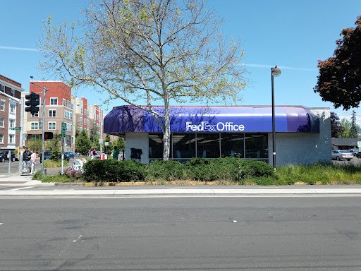 Print Shop «FedEx Office Print & Ship Center», reviews and photos, 1265 Willamette St, Eugene, OR 97401, USA