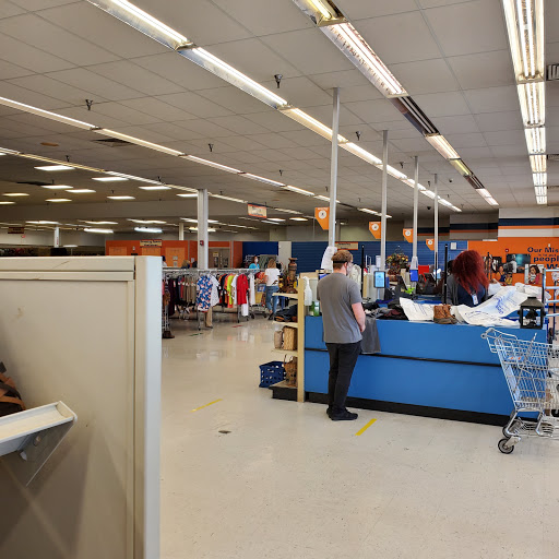 Thrift Store «Goodwill of North Georgia: Kennesaw Store and Donation Center», reviews and photos, 2500 Cobb Pkwy N, Kennesaw, GA 30152, USA