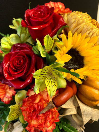 Florist «Mid Cities Florist», reviews and photos, 3225 Harwood Rd F, Bedford, TX 76021, USA