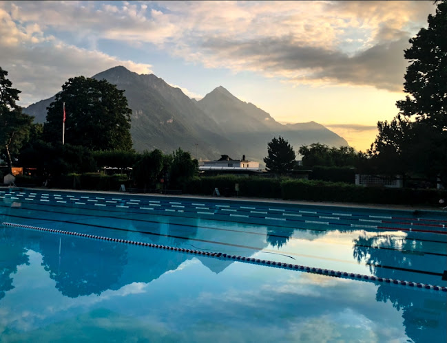 Course Swimming En Valais - Pool Public Ou Private