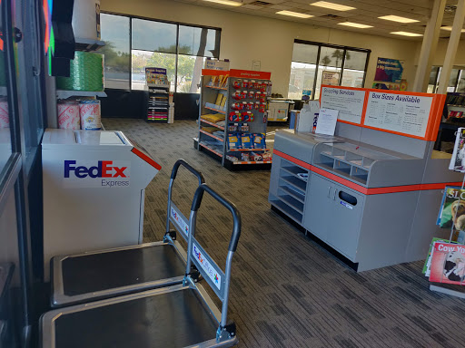 Print Shop «FedEx Office Print & Ship Center», reviews and photos, 1780 W Chandler Blvd, Chandler, AZ 85224, USA