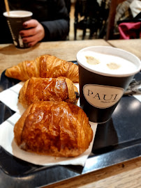 Croissant du Restaurant servant le petit-déjeuner PAUL à Paris - n°1
