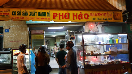 Tiệm bánh mì Phú Hào