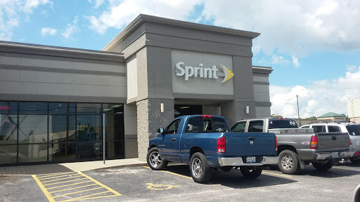 Shopping Mall «Town & Country Shopping Center», reviews and photos, 2615 N Kansas Expy, Springfield, MO 65803, USA